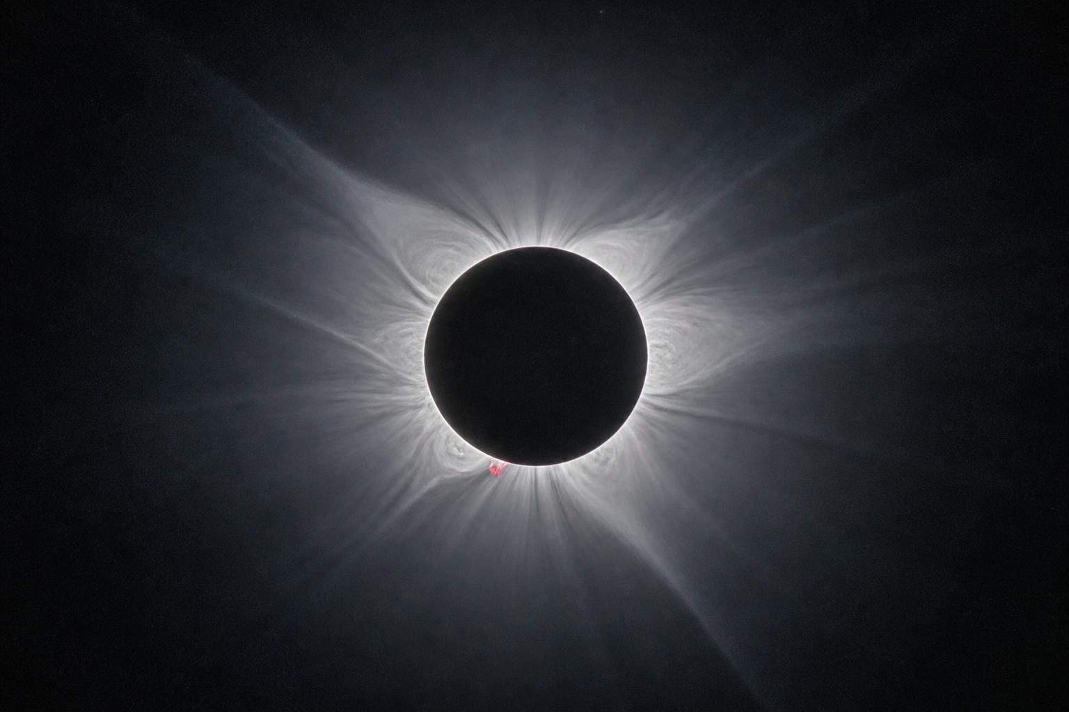 Total solar eclipse corona blended from several exposures